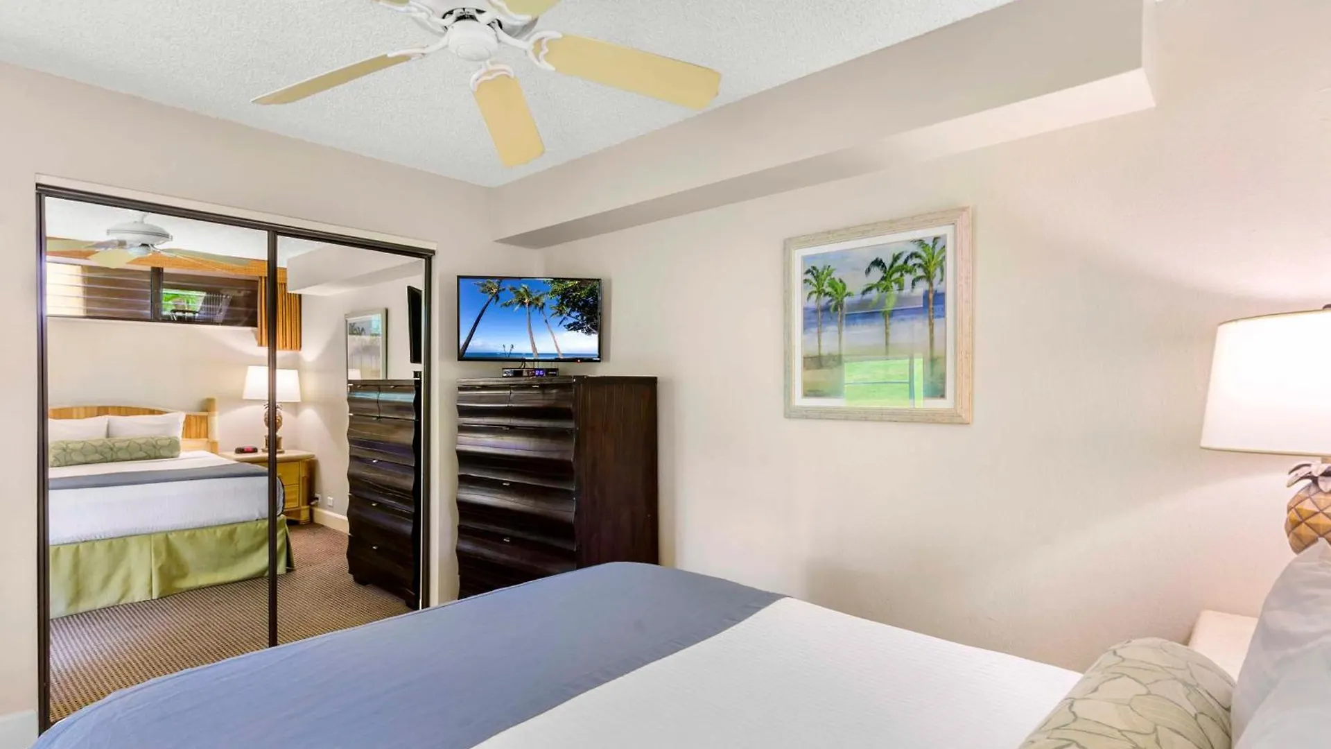 Kahana Villa Lāhainā 3*,